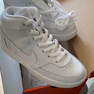 Nike White Mid-Top Fleet Center (PS) Leather Sneakers